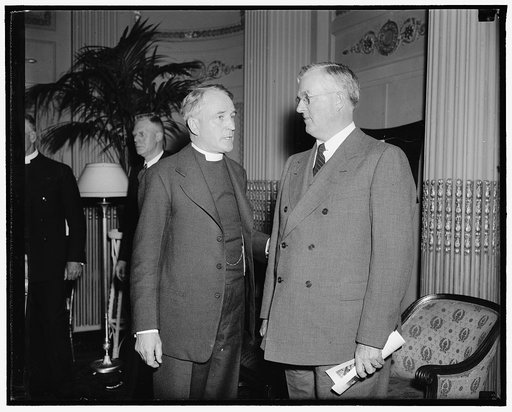 Army Chaplains elect new head. Washington, D.C., May 19. Adjouring their annual convention in Washington today the Chaplain Association of the U.S. Army elected as the new president, Nils M. Ylvisker (right) pictured with the retiring head Arlington McCallum, 5/19/38