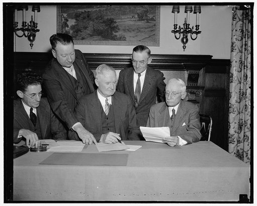 Seek means of restoring farm prosperity as stimulus to business and labor. Washington, D.C., June 2. Agriculture, business and labor leaders met in Washington today to discuss means of restoring farm proseperity as a stimulus to general business and labor, belief that increased agricultural income w