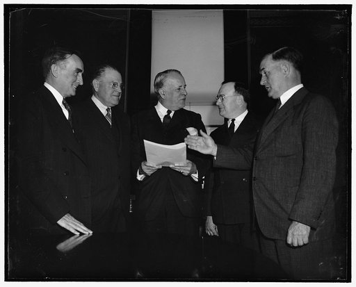 Battle for state rights under flood control bill. Washington, D.C., June 15. This group of Senators threatened today to keep Congress in session for sometime to come as the battled for state rights under the flood control bill. Left to right: Senator Joseph C. O'Mahoney, Wyoming; Senator Warren Aust