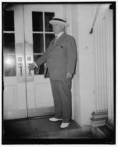 Charges railroads with gambling on stock market. Washington, D.C., July 6. Alexander F. Whitney, president of the Brotherhood of Railway Trainmen, leaving the White House today after a conference with the President. Whitney said that railroads could save 700,000,000 to 8,000,000,000 annually if they