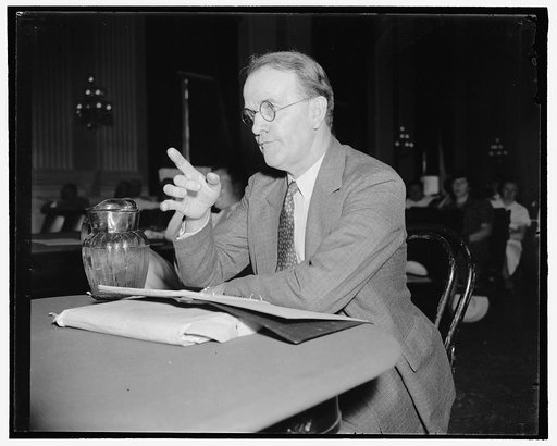 A red "hotbed" in Brooklyn College. Washington, D.C., Aug. 23. Congressional investigators heard testimony today that Brooklyn College, N.Y. "might quite fairly be labeled a hotbed of propaganda" and communist activity. Prof. Edward I. Fenlon of the College's Department of Philosophy made the assert