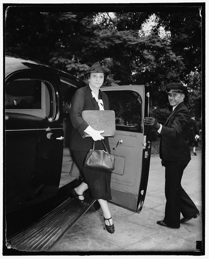 President calls special cabinet meeting. Washington, D.C., Sept. 16. Due to the uncertainty of the situation in Europe today, President Roosevelt called a special cabinet meeting upon his return from a visit with his son James, at the Mayo Clinic, the Sec. of Labor Frances Perkins arrives for the me
