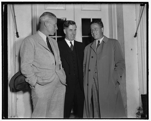 Retiring FCA Governor bids President goodbye. Washington, D.C., Sept. 19. William I. Myers (right) Governor of the Farm Credit Administration who has resigned to resume teaching at Cornell University, bid President Roosevelt goodbye today. He was accompanied by Secretary of Agriculture Wallace (cent