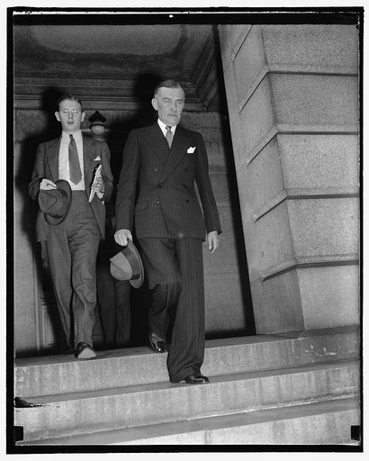 Worried diplomat. Washington, D.C., Sept. 27. Seemingly upset and worried, Czechoclovakian Minister Vladimir Hurban is pictured leaving the State Department today after a conference with Secretary Hull. The Minister returned to Capitol last night to resume his post after a visit to his home country,