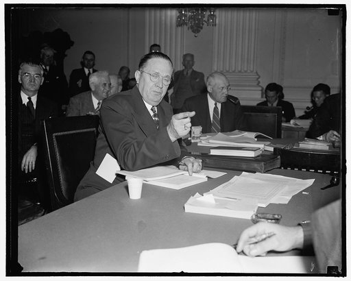 Present rail wage same as in 1920 when under government control, fact finding committee told. Washington, D.C., Oct. 8. Present railroad wages are on approximately the same level as in 1920 when the roads were controlled by the government, Bert M. Jewell, President of the A.F. of L.'s railway employ