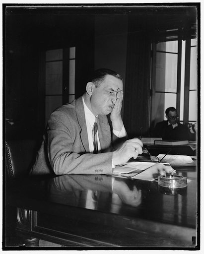 Charges Communist originated "sit-down" strike. Washington, D.C., Oct. 18. Jacob Spolansky, Detroit, Sheriff's Investigator, today told the House Committee investigating Un-American activities that Joseph Kowalski, described as a Communist representative, was the man "who conceived" in Michigan. Bec