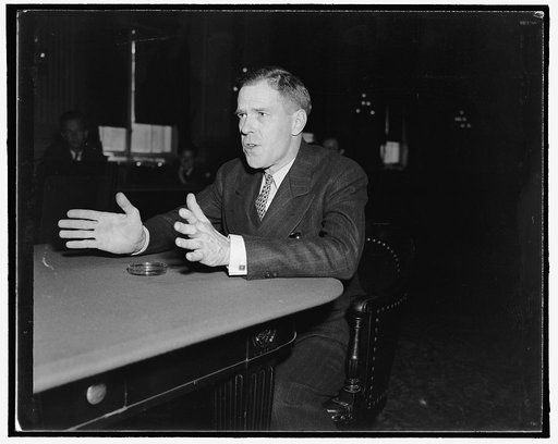 Mystery witness at Dies hearing. Washington, D.C., Oct. 27. J.E. Creighton, reporter for the Lansing, Mich. State journal, was introduced as the mystery witness promised for today. He testified how Gov. Frank Murphy reached the Capitol about 12:50 PM and came by a very 'circuitous route' he also tes