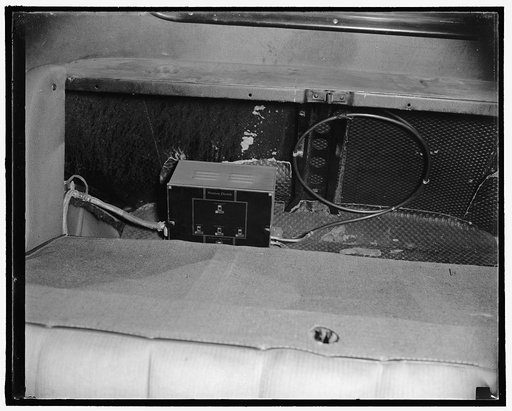 The transmitter unit in the rear of the experimental 2-way communication car. It is installed behind the rear seat, 10/38