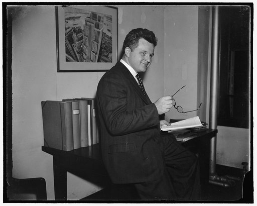Preparing material on Life Insurance Co. set for presentation to monopoly study comm[...]Washington, D.C., Nov. 4. A preliminary investigation by the S.E.C. of Life Insurance Co. Corporate [...] ups now completed, Gerhard Gesell, who served as the SEC's Chief Counsel in the investigation; Richard Wh