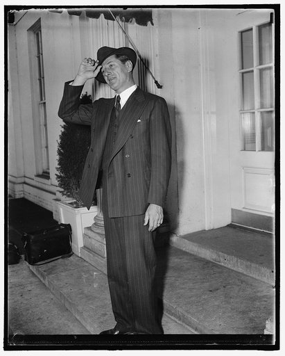 Governor - Elect of South Carolina. Washington, D.C., Nov. 12. Governor-Elect of South Carolina, Burnet R. Maybank, was a White House caller today, 11/12/38
