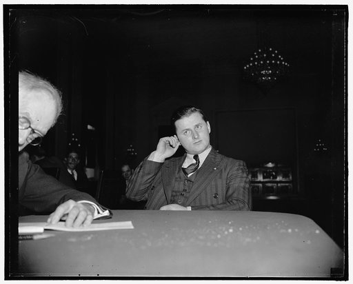 Appears before Dies Committee. Washington, D.C., Nov. 14. Zygmund Dobrzynski, of Detroit, United Automobile Workers Organizer, told the House Committee investigating un-American affairs that the Communist party once sought control of auto unions believing that in event of war, they could paralyze th