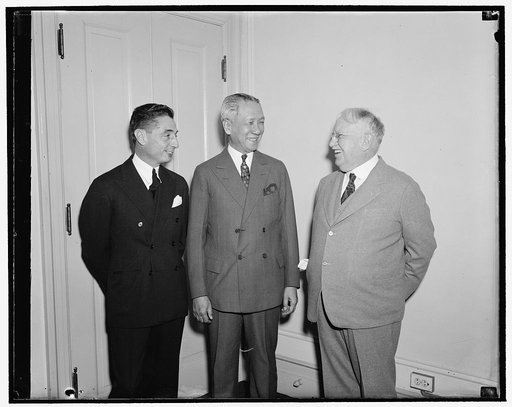Delay in Philippine liberty seen in arrival here of Vice President. Washington, D.C., Nov. 17. Serious consideration by the Administration of delaying the date of Independence for the Philippines was indicted today when Vice President Sergio Osmena arrived here with members of a Special Economic Com