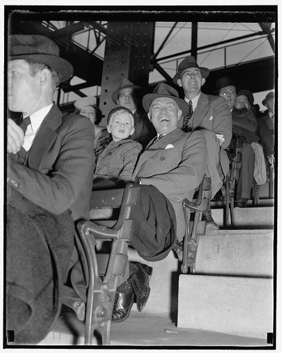 Secretary of War. Washington, D.C., Nov. 23. A new informal and unpublished picture of Secretary of War Harry H. Woodring