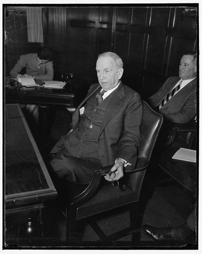 Sigh of relief. Washington, D.C., Dec. 21. "Glad that's over!" Secretary of Commerce Daniel C. Rober seemed to sigh today following his last press conference. He will leave the cabinet on December 23, 12/21/38
