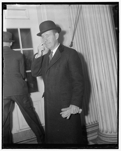 Governor-elect of Maryland luncheon guest of President Roosevelt. Washington, D.C., Dec. 29. Governor-elect Herbert O'Connor of Maryland, arriving at the White House where he was luncheon guest of the President today, 12/29/38