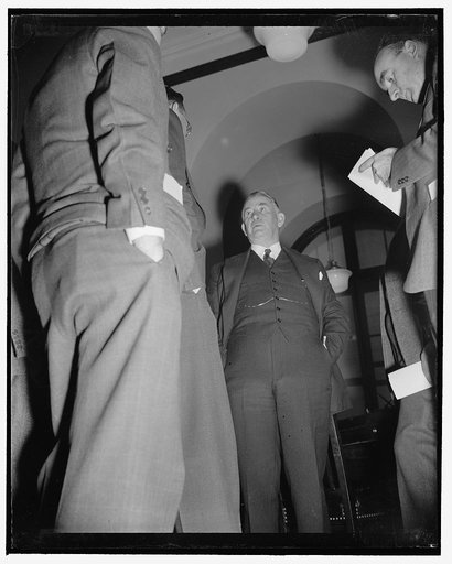 Barkley press conference. Washington, D.C., Dec. 29. A Worms-eye view of Senate Majority Leader Alben W. Barkley's press conference today. The last to be held before the opening of Congress on January 3, 12/29/38