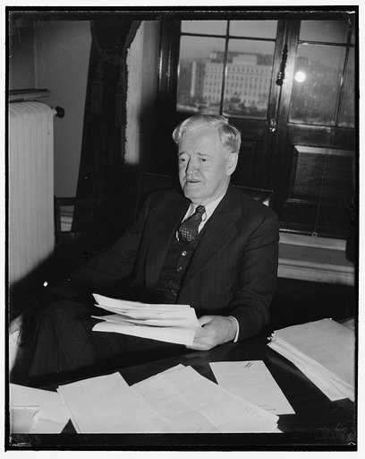 New Republican Senator asserts independence. Washington, D.C., Dec. 28. Senator Clyde M. Reed, Republican Senator elect from Kansas, came to Washington for the coming Congressional session and right away made it clear he was here as a 'free and independent' senator and intended to vote every questio