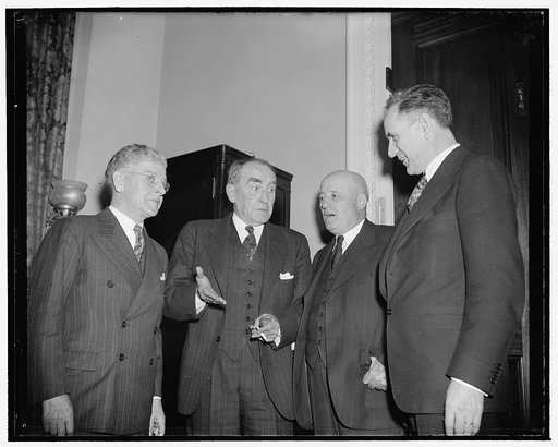 House Democratic leaders holding post mortem of caucus today. Washington, D.C., Jan. 2. After a two hour session in the House chamber this afternoon, the Democratic Caucus broke up and the results were: Patrick Boland, Pennsylvania, House Whip; William B. Bankhead, Speaker; Sam Rayburn, Texas, Major