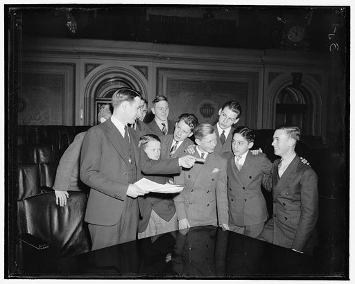 House Pages told courtesy first rule. Washington, D.C., Jan. 3. Courtesy is the Cardinal rule for House pages, Paul R. Ashbrook, Chief Democratic Page, tells the boys at a coaching session just before the 76th Congress convened today, 1/3/39