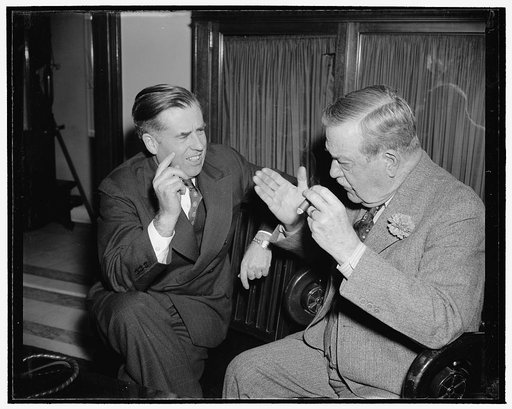 Secretary of Agriculture. Washington, D.C., Jan. 6. A new informal of Secretary of Agriculture Henry A. Wallace made at his office a few days ago, 1/6/39
