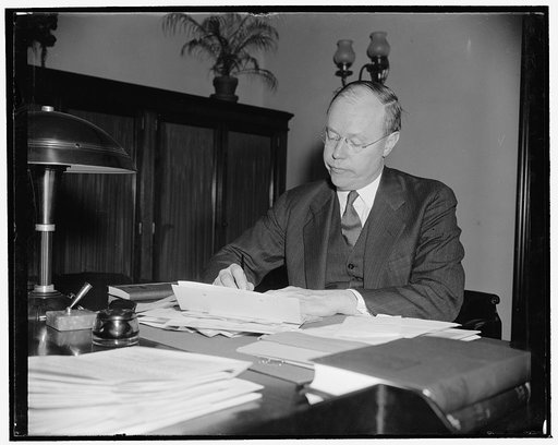 New Republican Senator from Ohio. Washington, D.C., Jan. 6. A new informal photograph of Senator Robert A. Taft, Republican from Ohio. He is a son of the late Chief Justice William H. Taft, 1/6/39