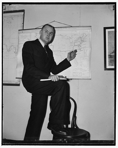 Co[...] Leland P. Lovette, USN