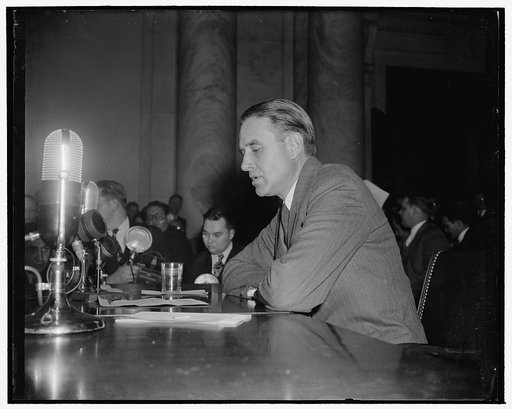 Chairman Business Advisory Council endorses Hopkins as Commerce Secretary. Washington, D.C., Jan. 11. Appearing as the last witness before the Senate Commerce Committee considering the fitness of Harry Hopkins as Secretary of Commerce, W. Averill Harriman, Board Chairman of the Union Pacific Railroa