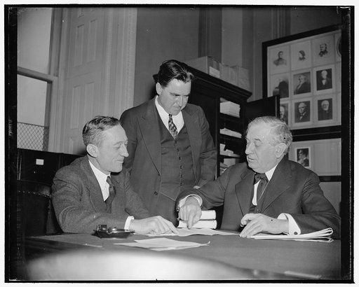 Lawyer for ex-Senator Berry makes claim for pay before Judiciary Committee. Washington, D.C., Jan.17. Representative Tom Connolly, Carl A. Hatch, Hansel Proffitt, and Pat Harrison, Representative from Mississippi, at the meeting of the Senate Judiciary Committee today. Mr. Proffitt is a lawyer repre