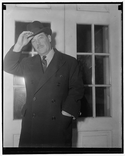 World's Fair head asks president to fair. Washington, D.C., Jan. 17. Grover Whalen, Commissioner of the New York World's Fair today called upon President Roosevelt and announced that the President had accepted his invitation to attend the opening of the exhibition, 1/17/39