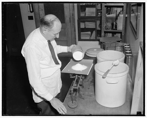 Method for preserving sweet cream indefinitely discovered by Government expert. Washington, D.C., Jan. 26. Dairymen the world over will benefit from a method discovered by Owen E. Williams, of the Bureau of Dairy Industry, U.S. Department of Agriculture, whereby sweet cream can be preserved indefini