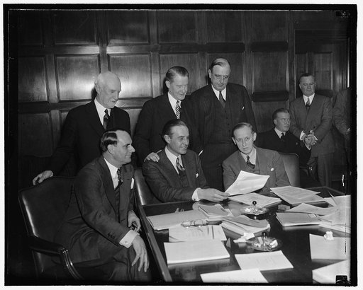 Hopkins meets with members of president business advisory council for the first time. Washington, D.C., Jan. 26. The New Secretary of Commerce Harry Hopkins met today for the first time with members of the President's Business Advisory Council. The meeting was designed to be an era of amicable relat