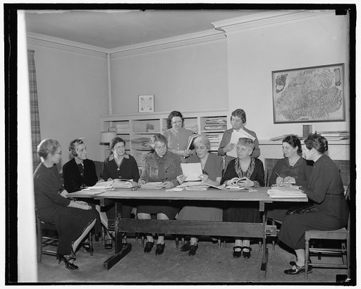 Uni. of Women's Clubs. Amer(?) Amic.(?) of University Women