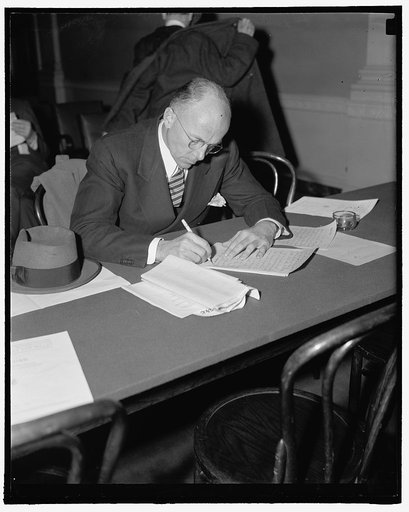 "Ham and Eggs" advocate presents view to House. Washington, D.C., Feb. 7. Carl S. Kegley, advocate of California's '$30-Every- Thursday' or 'Ham and Eggs' plan, together with representatives of the General Welfare Federation and the Townsend Plan, each giving his respective view to the House Ways an