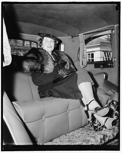 Washington, D.C., March 18. A new informal photo of Mrs. Stephen T. Earley, wife of the Presidential Secretary, 3-18- 39