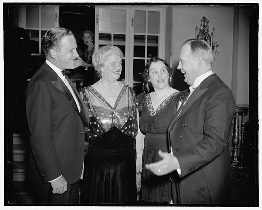 At Republican women's dinner. Washington, D.C., March 27. The League of Republican Women of the District of Columbia held a "Five dollar a plate" dinner tonight attended by prominent republicans of both sex. Here are John Hamilton, chairman of the Republican National Committee, Mrs. Edward Everett -