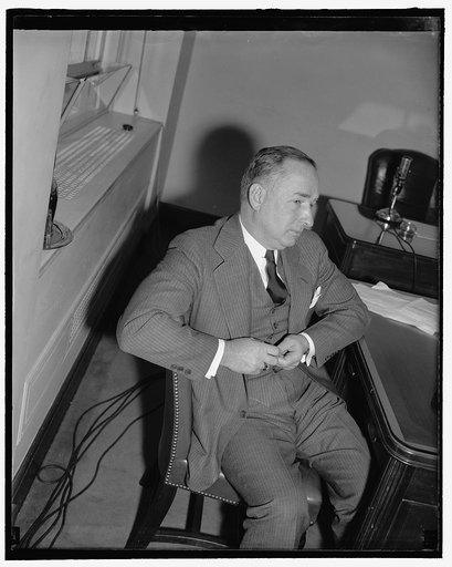 Newspaper Executive. Washington, D.C., March 28. A new informal photograph of Mark Ethridge, Vice President and General Manager of the Louisville Courier-Journal and Times. 3-28-39