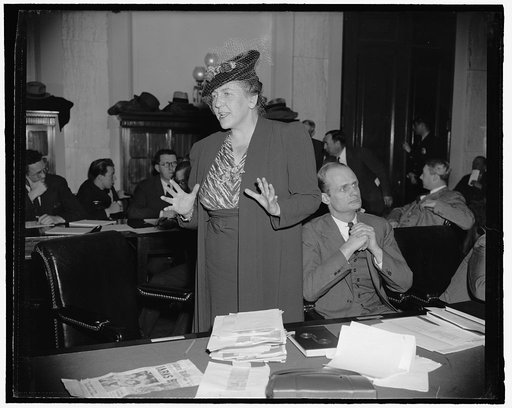 Endorse measure to prohibit block booking of movie films. Washington, D.C., April 4. Miss Katherine Van Etten Lexford, Executive Secretary of the Massachusetts Civic League, and Henry R. Atkinson of the National Motion Picture Research Council, appearing before the Senate Interstate Commerce Subcomm