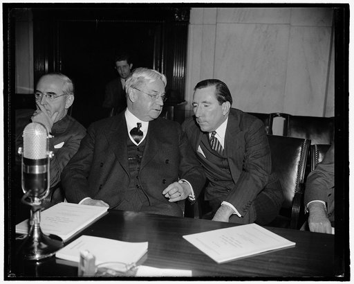 Freshman Senator learns from old timer. Washington, D.C., April 14. During a lull at the meeting of the Senate Foreign Relations Committee yesterday, California's Hiram Johnson took time to answer a few Questions on Senatorial procedure put to him by Florida's new Senator, Claude Pepper. Or maybe th