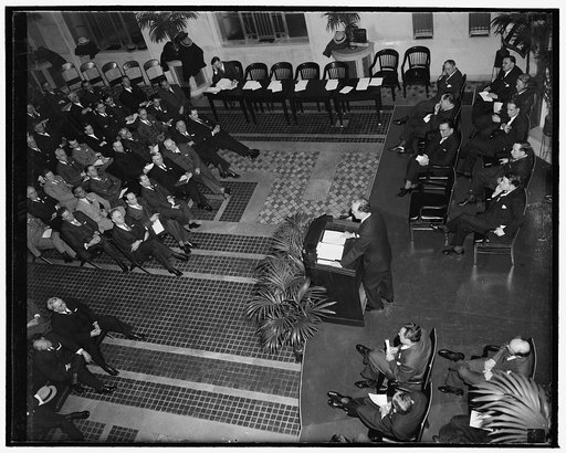 Attorney General addresses U.S. Attorneys. Washington, D.C., April 19. Attorney General Frank Murphy addressing the opening session of the Attorney Generals Conference of United States Attorneys at the Department of Justice today. U.S. attorneys from all over the country are attending the conference