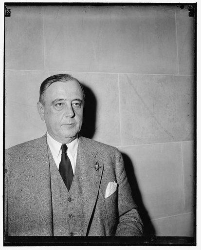 Chairman of Board Reynolds Tobacco Co. Washington, D.C., May 2. A new informal photograph of S. Clay Williams, Chairman of the Board, R.J. Reynolds Tobacco Co. He is here attending the annual meeting of the U.S. Chamber of Commerce