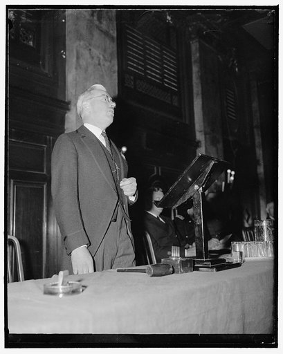U.S. Surgeon General opens Military Medical and Pharmacy Convention. Washington, D.C., May 8. U.S. Surgeon General Thomas J. Parran as he opened the convention meeting of the Congress of Military Medicine and Pharmacy today. Parran was presiding officer