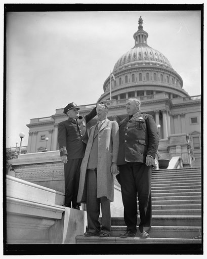 Unidentified on steps of Capitol