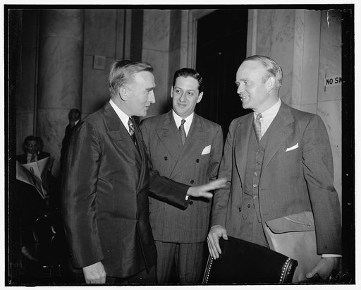 Principals at Monopoly hearing this morning. Washington, D.C., May 23. Senator Joseph O'Mahoney, chairman of the Temporary National Economic Committee, Peter Nehemkis, conductor of the examination of the S.E.C., and William R. White, superintendent of banks, New York State, talking together before t