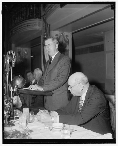 Secretary Wallace talks to 'little businessmen.' Washington, D.C., May 23. Secretary of Agriculture Henry Wallace told the American Retail Federation's Forum today that a flow of private capital into investment channels is essential before any real solution to the problem of agriculture surpluses ca