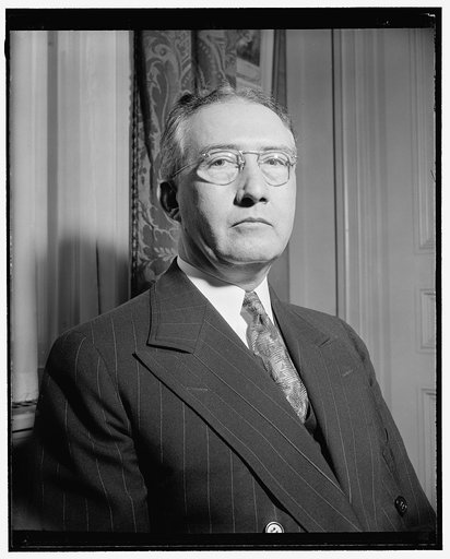Airplane manufacturer. Washington, D.C., May 26. A new informal picture of Glenn Martin, airplane manufacturer. He has his factory in Baltimore, Md.
