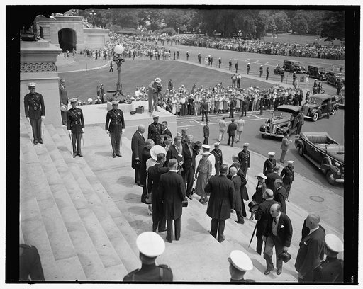 Cars arriving at Capitol