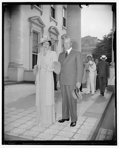 Norway's royal couple at White House. Washington, D.C., June 29. Crown Prince Olav and Princess Martha of Norway leaving the White House today following a call on President and Mrs. Roosevelt