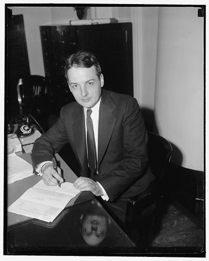 New member of U.S. Civil Service Commission. Washington, D.C., July 10. A new informal picture of Arthur S. Flemming, recently appointed a member of the United States Civil Service Commission by President Roosevelt. Flemming, a republican, succeeds Samuel Ordway, Jr., resigned