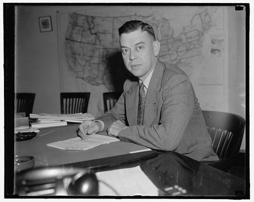 Nominated by the president to RFC Board. Washington, D.C., July 21. Newest informal photo of Sam H. Husbands, Chief of R.F.C.'s examining board, who yesterday was nominated by President Roosevelt to fill the vacancy in the R.F.C. Board of Directors created by Emil Schram's succession to Jessie Jones