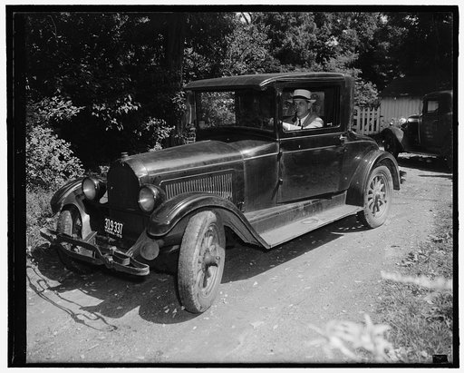 Thurman Arnold in automobile